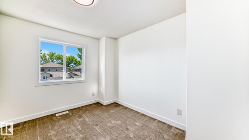 10721 70 Avenue Nw, Edmonton, AB - Indoor Photo Showing Other Room