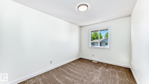 10721 70 Avenue Nw, Edmonton, AB - Indoor Photo Showing Other Room