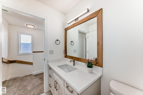 10721 70 Avenue Nw, Edmonton, AB - Indoor Photo Showing Bathroom