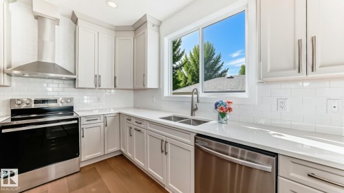 10721 70 Avenue Nw, Edmonton, AB - Indoor Photo Showing Kitchen With Double Sink With Upgraded Kitchen