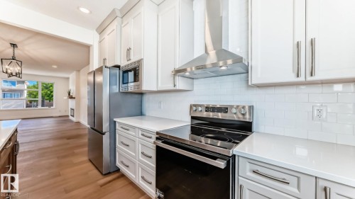 10721 70 Avenue Nw, Edmonton, AB - Indoor Photo Showing Kitchen