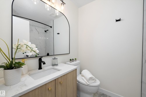 3515 105B Street Nw, Edmonton, AB 