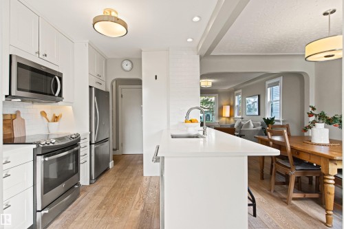 10741 70 Avenue Nw, Edmonton, AB 