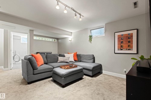 10741 70 Avenue Nw, Edmonton, AB 