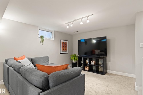 10741 70 Avenue Nw, Edmonton, AB 