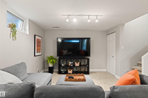 10741 70 Avenue Nw, Edmonton, AB 