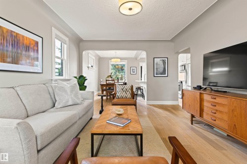 10741 70 Avenue Nw, Edmonton, AB 