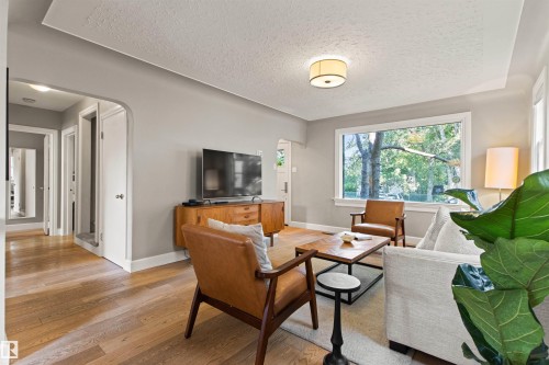 10741 70 Avenue Nw, Edmonton, AB 
