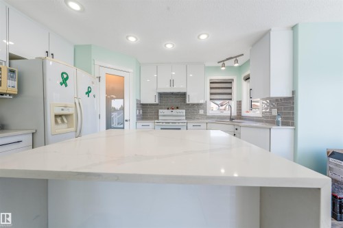 13023 Hudson Way Nw, Edmonton, AB 