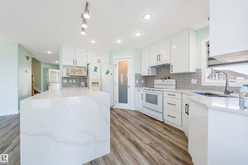 13023 Hudson Way Nw, Edmonton, AB 