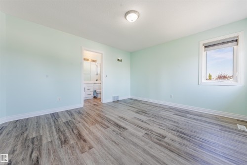 13023 Hudson Way Nw, Edmonton, AB 