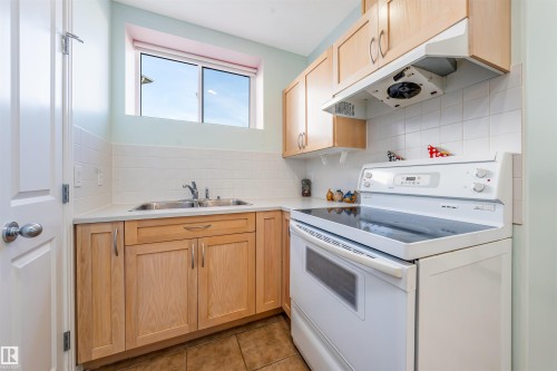 13023 Hudson Way Nw, Edmonton, AB 