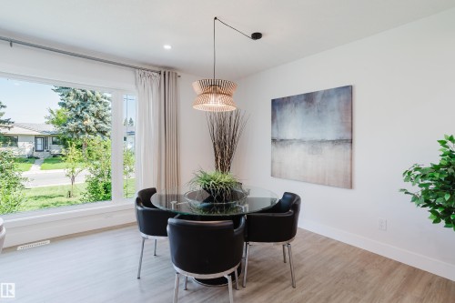 11455 111A Avenue Nw, Edmonton, AB - Indoor Photo Showing Dining Room