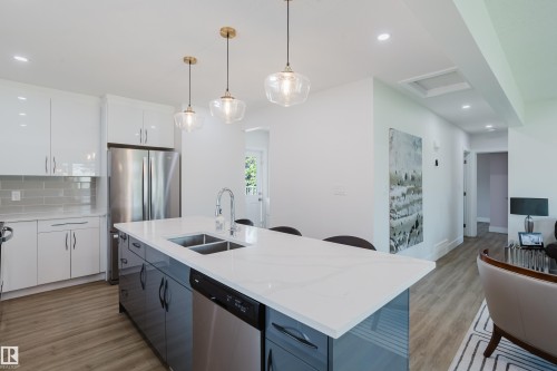 11455 111A Avenue Nw, Edmonton, AB - Indoor Photo Showing Kitchen With Double Sink With Upgraded Kitchen