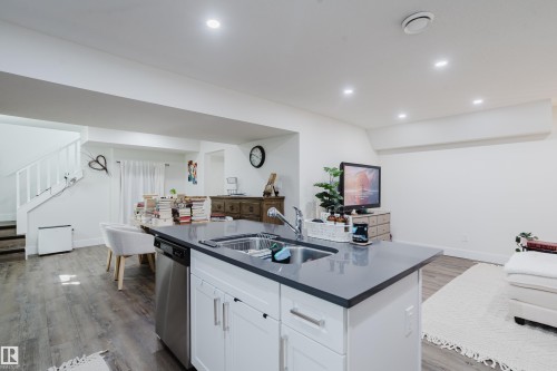 11455 111A Avenue Nw, Edmonton, AB - Indoor Photo Showing Kitchen With Double Sink