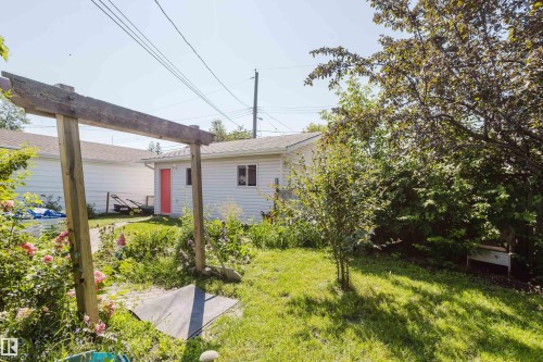 11455 111A Avenue Nw, Edmonton, AB - Outdoor
