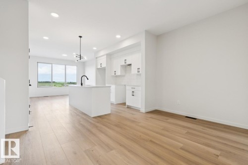 87 Gambel Loop, Spruce Grove, AB - Indoor Photo Showing Kitchen
