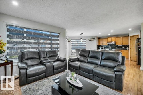 2426 34A Avenue Nw, Edmonton, AB 