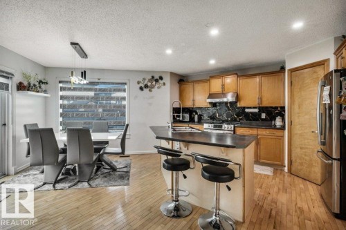 2426 34A Avenue Nw, Edmonton, AB 