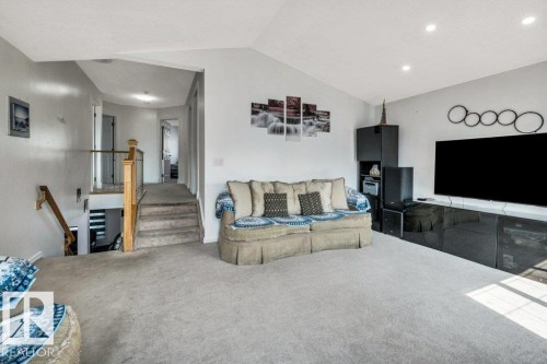 2426 34A Avenue Nw, Edmonton, AB 