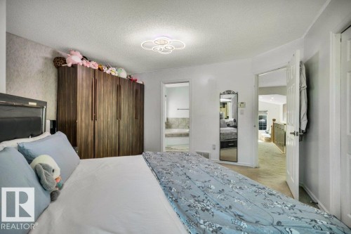 2426 34A Avenue Nw, Edmonton, AB 