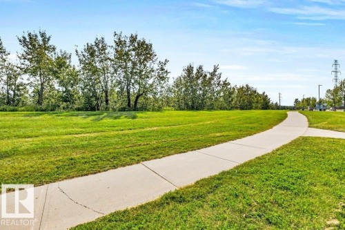 2426 34A Avenue Nw, Edmonton, AB 