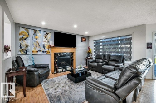 2426 34A Avenue Nw, Edmonton, AB 