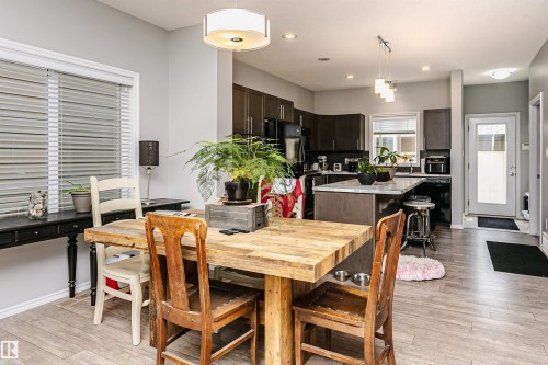 21931 91 Avenue Nw, Edmonton, AB - Indoor Photo Showing Dining Room