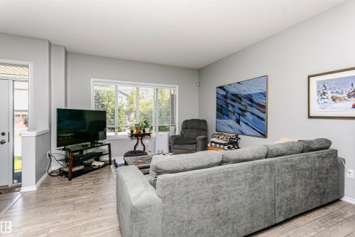 21931 91 Avenue Nw, Edmonton, AB - Indoor Photo Showing Living Room
