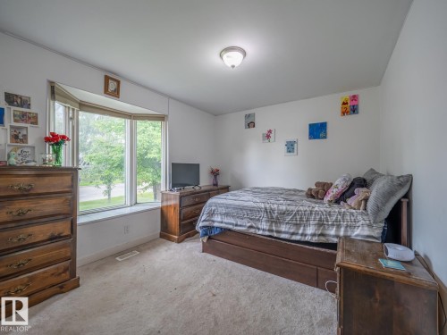 16706 80 Avenue Nw, Edmonton, AB 