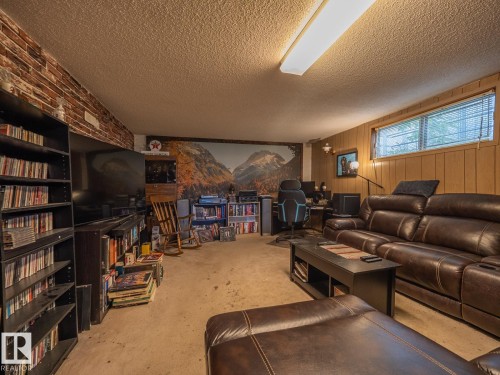 16706 80 Avenue Nw, Edmonton, AB 