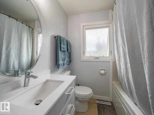16706 80 Avenue Nw, Edmonton, AB 