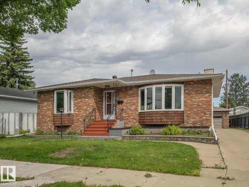 16706 80 Avenue Nw, Edmonton, AB 
