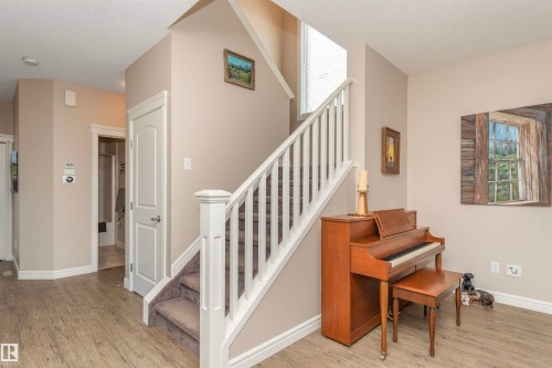 2304 89 Street Sw, Edmonton, AB 