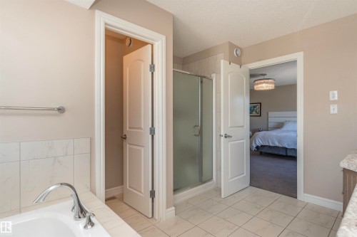 2304 89 Street Sw, Edmonton, AB 