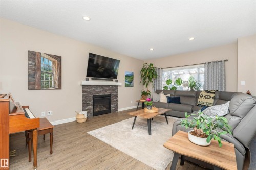 2304 89 Street Sw, Edmonton, AB 