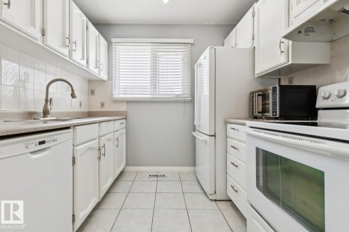 11421 22 Avenue Nw, Edmonton, AB - Indoor Photo Showing Kitchen