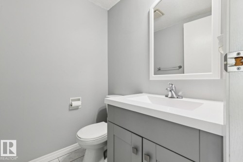 11421 22 Avenue Nw, Edmonton, AB - Indoor Photo Showing Bathroom