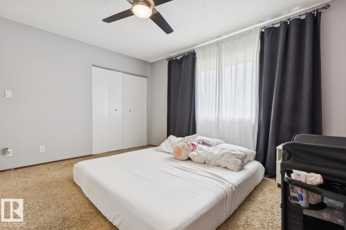 11421 22 Avenue Nw, Edmonton, AB - Indoor Photo Showing Bedroom