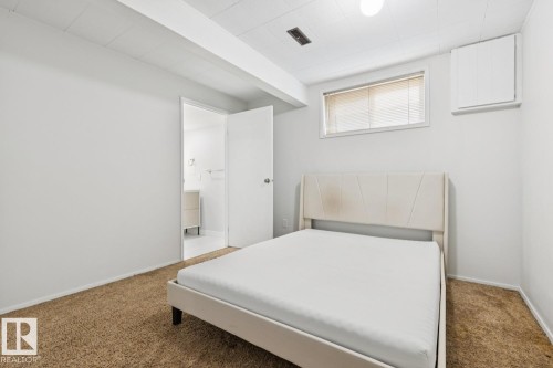 11421 22 Avenue Nw, Edmonton, AB - Indoor Photo Showing Bedroom