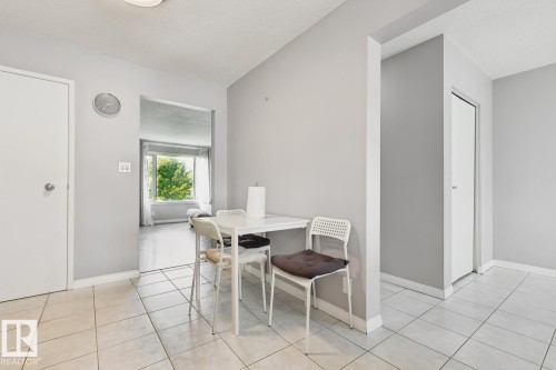 11421 22 Avenue Nw, Edmonton, AB - Indoor Photo Showing Dining Room