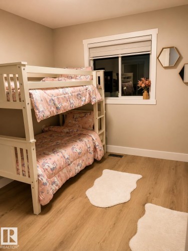 Wood-finish flooring - 3830 22 Street Nw, Edmonton, AB 