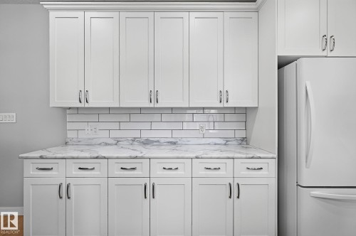 Kitchen cabinets - 5 Verona Crescent, Spruce Grove, AB 