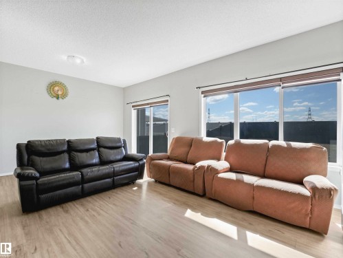Additional content - 2435 12 Avenue Nw, Edmonton, AB 