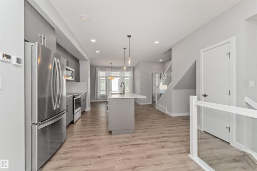 #17 1729 Keene Cr Sw, Edmonton, AB - Indoor