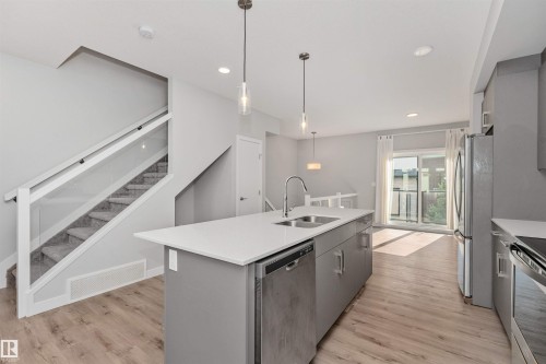 #17 1729 Keene Cr Sw, Edmonton, AB - Indoor Photo Showing Kitchen With Double Sink With Upgraded Kitchen