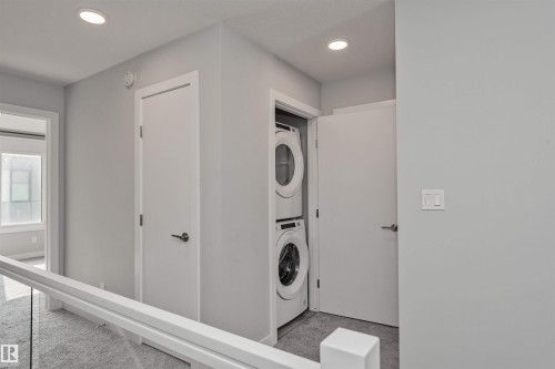 #17 1729 Keene Cr Sw, Edmonton, AB - Indoor Photo Showing Laundry Room