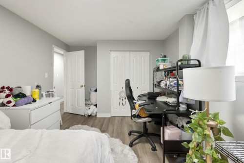 11828 & 11830 45 Street Nw, Edmonton, AB 