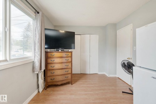 11828 & 11830 45 Street Nw, Edmonton, AB 