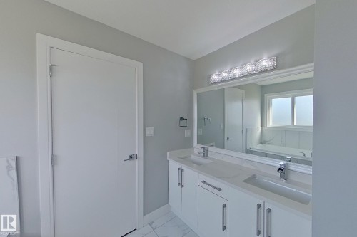 1304 165 Street Sw, Edmonton, AB 
